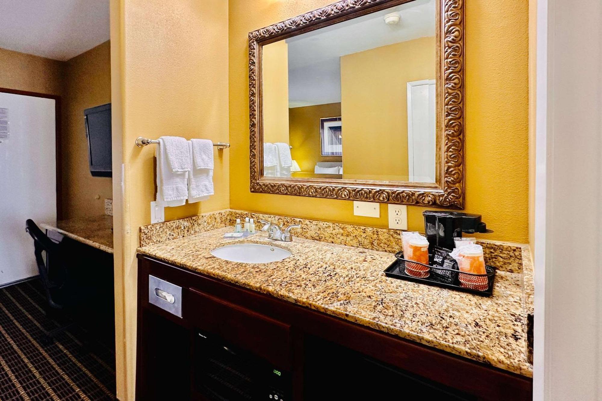 Quality Inn & Suites Westminster Seal Beach Dış mekan fotoğraf
