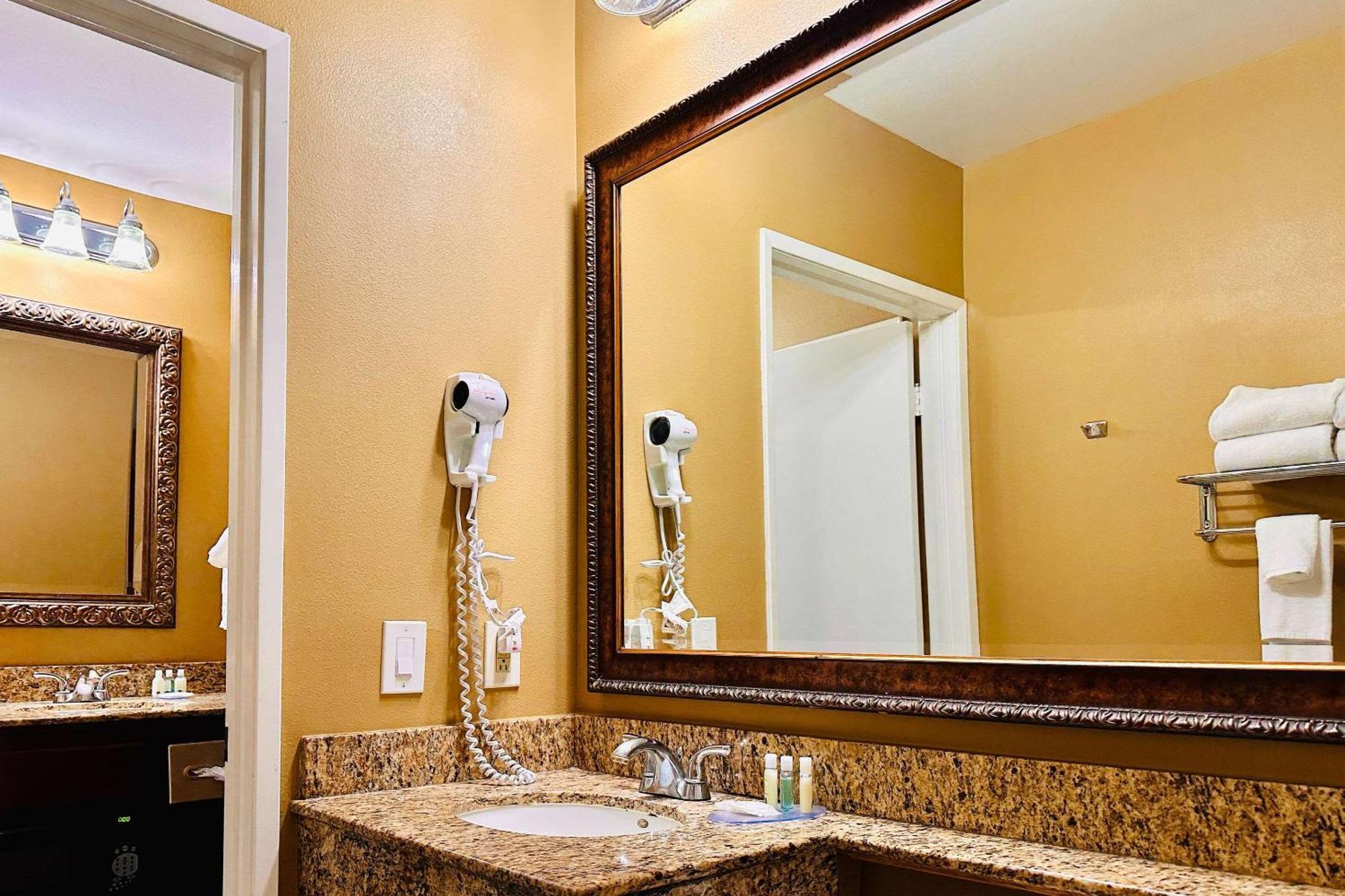 Quality Inn & Suites Westminster Seal Beach Dış mekan fotoğraf