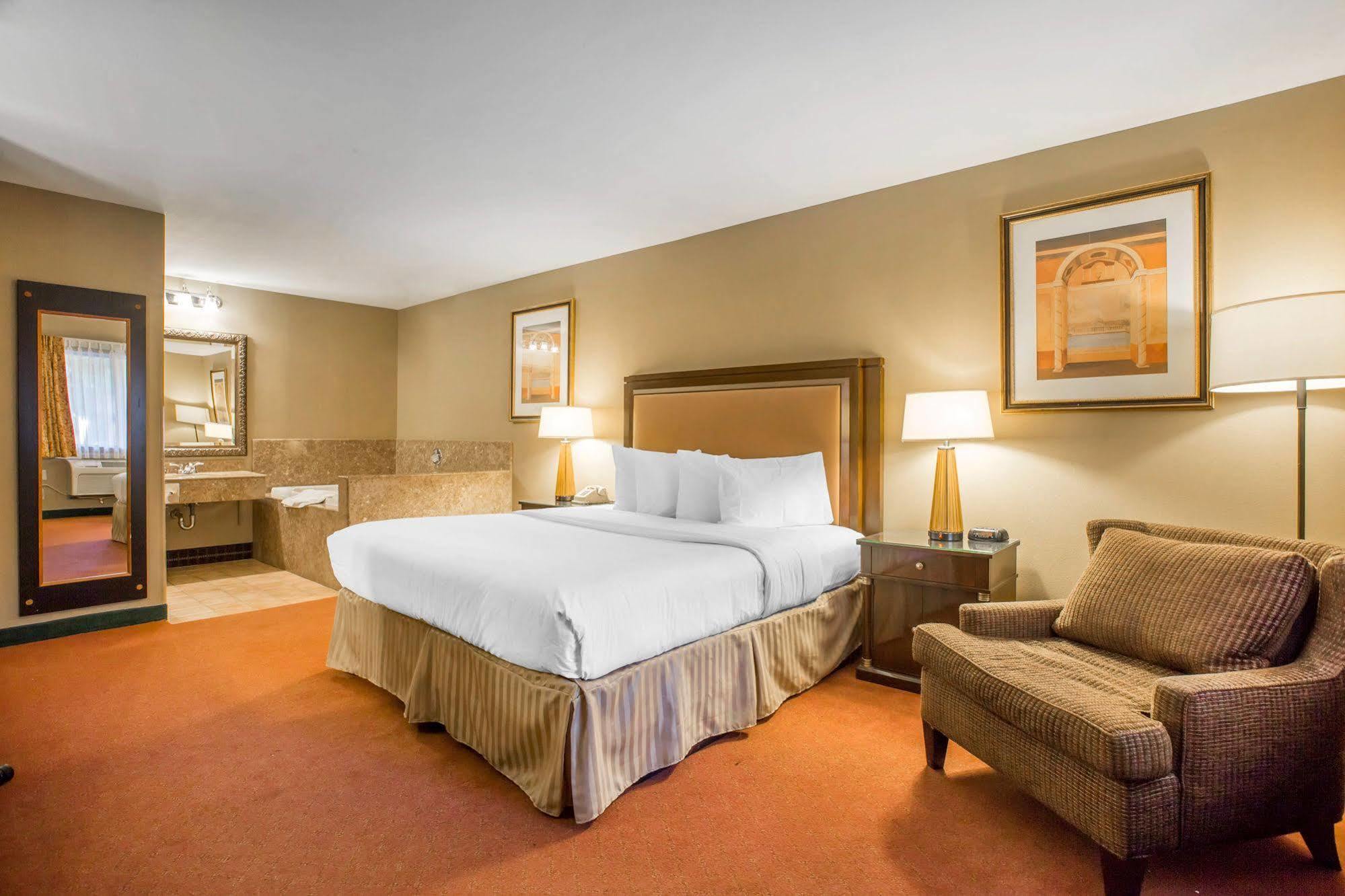 Quality Inn & Suites Westminster Seal Beach Dış mekan fotoğraf
